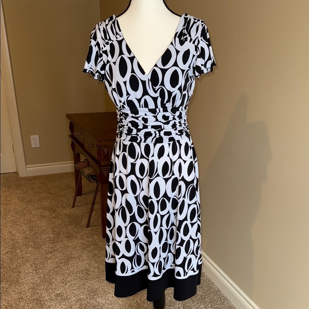Sandra Darren Black and White, Wrap Over Bodice, Ruched Waist, Midi Dress